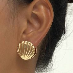 Trend 2024 Ocean Fashion, Beach Earrings, Jewelry Lookbook, Watches Women Fashion, Shell Earrings, Girly Jewelry, Dream Jewelry, Summer Jewelry, Party Accessories