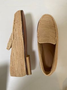 Natural maturity raffia shoes Wedding Loafers, Straw Slippers, Raffia Shoes, Wedding Slippers, Mens Loafers, Woven Shoes, Mother's Day Photos, Shoe Gifts, House Slippers