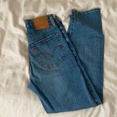 Super Cute Wash Levis Wedgie Jeans, Wedgie Jeans, Jeans Color, Levi's Jeans, Levis Jeans, Colored Jeans, Levi's, Blue Black, Color Blue