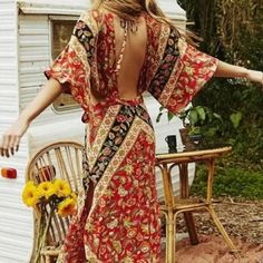 Red Floral Printed Boho Long Maxi Dress With Kimono Style Wide Sleeves And An Open Style Backside. Sexy Open Cut Out Style Waist. V-Neckline. Sizes Marked And Fit: Small: 2-4 Medium: 4-6 Large: 6-8 Our Boutique Is Filled With A Curated Collection Of Styles: Spell Gypsy Boho Bohemian Hippie Retro Vintage Handmade Coachella Festival Free People Anthropologie Johnny Was Urban Outfitters Western Aztec Tribal Floral Vacation Fall Winter Spring Summer Casual Mumu Cocktail Love Lemons Coat Cowichan Swe Summer Gowns, Short Beach Dresses, Vintage Red Dress, Boho Mode, Short Dress White, Mode Hippie, Boho Dresses Long, Bohemian Mode, Estilo Hippie