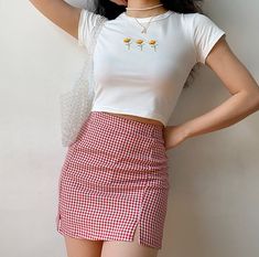 A red and white check gingham print skirt featuring a double split design. There are shorts under the skirt. SIZE CHART Waist Hips Length Small 62 cm 74 cm 39.5 cm Medium 66 cm 88 cm 40.5 cm Large 70 cm 92 cm 41.5 cm Pink Gingham Skirt Outfit, Gingham Skirt Outfit, Red Gingham Skirt, Seoul Spring, Bday Outfits, Sunflower Embroidery, Under The Skirt, Gingham Skirt, Skirt Crop