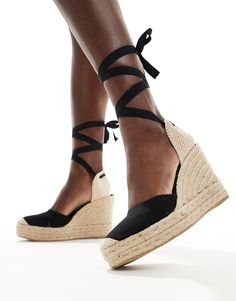 Shoes by Pull&Bear Style with sunshine Espadrille style Tie-leg fastening Almond toe Wedge sole Style Espadrilles, Black Espadrilles Wedges, Holiday Dress Outfit, Espadrilles Style, Black Espadrilles, Leggings Sale, Espadrille Wedge, Pull N Bear, Long Sleeve Floral Dress