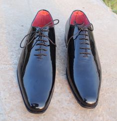 Bespoke Men Black Patent Leather Oxford Lace up Dress Shoes on Storenvy Patent Leather Oxfords, Quality Leather Boots, Custom Design Shoes, Lace Up Dress, Black Patent Leather, Lace Up Shoes, Small Businesses, Soft Leather, Leather Boots