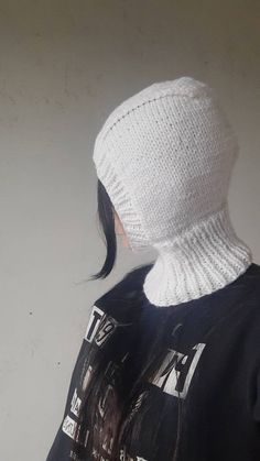 Casual White Acrylic Hat, Winter Acrylic Hat For Streetwear, Acrylic Winter Hat For Streetwear, White Acrylic Hat For Fall, Hand Knitted Fitted Winter Bonnet, White Casual Acrylic Beanie, White Acrylic Casual Beanie, White Acrylic Beanie One Size, White Hat For Fall Streetwear