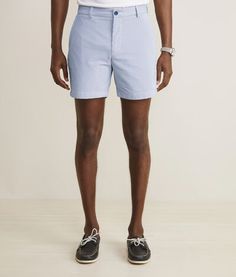 We've taken an iconic, warm-weather favorite, the seersucker short, and updated it with all the best features of our On-The-Go Collection. The weave is inherently lightweight and breathable, plus the performance stretch cotton blend wicks moisture for an effortlessly cool and comfortable fit and feel in all conditions. Seersucker Shorts, Wicks, All The Best, Stretch Cotton, Warm Weather, Short Outfits, Navy And White, Comfort Fit, Cotton Blend