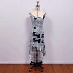 This Womens Dresses item by LausenCrafts has 243 favorites from Etsy shoppers. Ships from Hong Kong. Listed on Jul 7, 2023 Carrie Bradshaw Halloween, News Paper Dress, Recycled Dresses, Newspaper Dress, Party Dress Cocktail, Gorgeous Birthday, Recycled Dress, Paper Dress, Ruffled Skirt