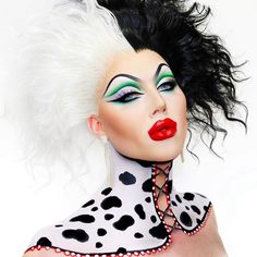 Ellis Atlantis, Cruella Deville Makeup, Halloween Skeleton Makeup, Artsy Makeup, Makeup Memes, Drag Make-up, Drag Queen Makeup, Creepy Halloween Makeup, Neck Corset