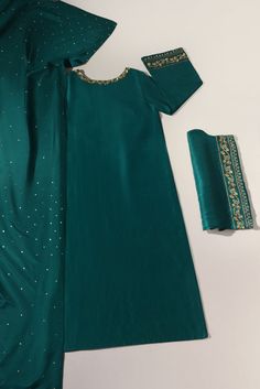 Agha Noor Dresses, Long Kameez, Desi Attire, Desi Fits, Agha Noor, Embroidery Dresses, Luxury Room, Mehndi Designs For Kids, Hand Embroidery Dress