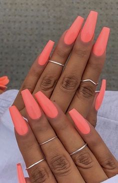 Coral Acrylic Nails, Uñas Color Coral, Bright Coral Nails, Coral Nails With Design, Nails Coral, Pink Nail Art Designs, Neon Acrylic Nails, Peach Nails, Coral Nails