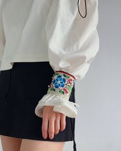 A Pair of Embroidered Cuff Bracelets Detachable Linen Cuffs - Etsy Saudi Arabia Natural Baby Clothes, Embroidered Cuffs, Embroidered Bracelet, Handmade Paint, Embroidered Collars, Folk Embroidery, Fabric Cuff, Applique Embroidery, Applique Embroidery Designs