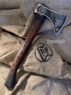 Viking Hatchet, Viking Warriors, Handcrafted Knife, Pretty Knives, Ancient Vikings, Cool Swords, Viking Style, Cool Knives, Christmas Birthday Gifts