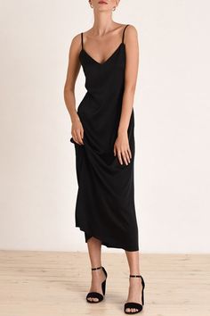 Description Details: Material: Polyester Style: Fashion, Elegant Pattern Type: Solid Neckline: V Neck Silhouette: A Line Sleeve Style: Spaghetti Strap Sleeve Length: Sleeveless Dresses Length: Mid Calf Fit Type: Regular Clothing Length: Long Type: Solid Color Size(in) Bust Waist Dresses Length S 31.5 33.1 44.5 M 33.1 33.9 44.9 L 34.6 34.6 45.3 XL 36.2 35.4 45.7 2XL 37.8 36.2 46.1 Tips: Due to the many variations in monitors, the color in the image could look slightly different, please take physical design and color shall prevail. Please allow 0.4"-1" differs due to manual measurement. Line Dresses, A Line Dresses, Sleeveless Dresses, Elegant Pattern, Fashion Elegant, Sequin Top, Purse Jewelry, Waist Dress, Elegant Fashion