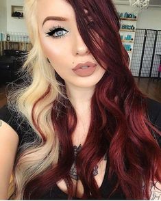 Women With Round Faces, Drag Make-up, Split Dyed Hair, Short Red Hair, Split Hair, Round Faces, Hair Dye Colors, Red Hair Color, Hair Inspiration Color