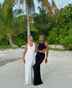 Jasmine Tookes Instagram, Jasmin Tookes, Island Vacation Outfits, Tropical Photo, Vacation Photo Ideas, Summer Instagram Pictures, Beach Photo Ideas, Cute Date Outfits, Friend Vacation