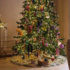 a decorated christmas tree in a living room