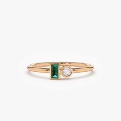 14k Baguette Emerald and Diamond Stackable Ring 14K Rose Gold Ferkos Fine Jewelry Luxury Minimalist Baguette-cut Emerald Ring, Measure Ring Size, Stackable Rings Silver, Mom Ring, Diamond Stacking Rings, Beautiful Wedding Rings, Cvd Diamond, Mode Casual, Local Jewelry