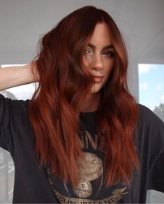 Red Hair Dark Eyebrows, Hair Ideas For Winter, Spring Red Hair, Spring Red Hair Color, Copper Hair Dark, Winter Hairstyle, Hair Shade, Spring Red