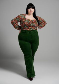 In a marvelous medley of styles, these vintage-inspired mariner pants combine a 70’s flare-leg silhouette with a fall-fabulous corduroy construction. Presenting in a deep green hue, these slightly stretchy high-rise pants from our ModCloth namesake label boast front and back patch pockets and a retro-chic flared leg finish.98% Cotton, 2% Spandex.Machine wash.Front and back pockets. Front button closure.ImportedFabric provides stretch.Model Measurements: HEIGHT: 5' 9½''BUST: 32''WAIST: 26''HIPS: 38''Dress 2 US / 6UK / XSHeight 5' 8" / 173cm Bust 49½" / 126cm Waist 40½" / 103cmHip 57" / 145cmDress 22W / 26 UK/ 2X Theatrical Romantic Plus Size, Graduate School Outfits, Plus Size 70s Fashion, Plus Size Reference, Y2k Fall Fashion, Early 2000s Trends, Plus Size Vintage Clothing, 60s Mod Fashion, 2000s Trends