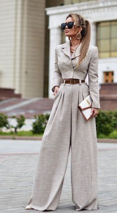 Classy Pantsuits For Women, Outfits Mom, Suits Wedding, Church Outfit, Women Suits, Modest Style, Woman Dress, Venture Capital