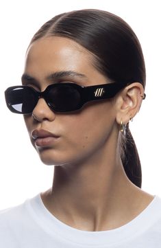 Distinctive design defines head-turning sunglasses that fuse form and function. 100% UV protection Plastic Imported Octagon Sunglasses, Perfect Cat Eye, High Cheekbones, Le Specs, Rectangular Sunglasses, Oval Sunglasses, Cat Eye Frames, Black Sunglasses, Sunglasses Online