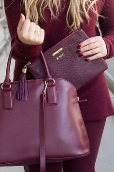 Street style | All marsala outfit Karen Walker, Mode Inspiration, Beautiful Bags, Bago, Clutch Handbag, Hobo Bag, Kate Spade Top Handle Bag