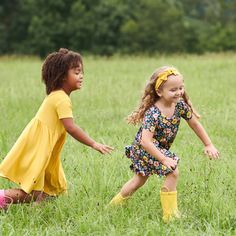 Designed for every season, our buttery soft collection of affordable rompers, sleepwear, Dresses and headbands will be their new wardrobe faves! We've partnered with Livaeco™ by Birla Cellulose to bring you and your little ones a more sustainably produced, environmentally-friendly viscose fiber collection made predominately from eucalyptus blended with spandex. This extremely soft navy floral print Dress is made for twirling. The perfect look for any occasion. High-quality, lightweight, breathab Baby Size Chart, Cotton Sleepwear, Twirl Dress, Toddler Boy Outfits, Cotton Pyjamas, Toddler Girl Outfits, Baby Size, Navy Floral, Toddler Sizes