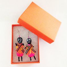 Mexican handmade earrings to wear on day of the dead, DIA DE LOS MUERTOS, Be original and fun today by wearing them or just give a nice present to your friends. These beautiful handmade earrings wont be unnoticed in the crowd, they are limited edition, hand-painted, mexican craftsmanship, Handmade Earrings For Day Of The Dead, Multicolor Halloween Earrings For Gift, Multicolor Halloween Earrings Gift, Bohemian Earrings For Halloween Gift, Bohemian Halloween Earrings As Gift, Bohemian Halloween Gift Earrings, Mexican Skeleton, Skeleton Earrings, Holiday Jewelry