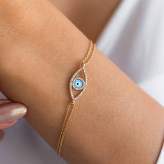 Evil Eye Bracelet Gold Chain Bracelet 14k Solid Gold Diamond Gemstone Eye Bracelet Blue Eye Bracelet Birthday Gift Christmas Gift For Her ▶ 𝙋𝙍𝙊𝘿𝙐𝘾𝙏 𝙁𝙀𝘼𝙏𝙐𝙍𝙀𝙎 * 14k Solid Gold Bracelet * Total Carat: 0.18 ct * Diamond Quality: G Colour VS Clarity * Total Numbers Of: 52 * Bracelet Width: 9.18 mm ( 0.36 inches) * Bracelet Length: 2.27 cm ( 0.89 inches) ❤️ A quality design that will amaze you with its shine that you can choose for your daily or special occasions. Complete the elegance Evil Eye Bracelet Diamond, Blue Eye Bracelet, Evil Bracelet, Evil Eye Bracelet Silver, Evil Eye Bracelet Gold, Minimalist Ear Piercings, Evil Eye Ring Gold, Hand Jewelry Rings, Gold Jewels Design