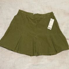 Size M Brand New With Tags - Never Worn The Corduroy And Color Are So Cute! Side Zipper. Trendy Corduroy Skirt, Trendy Spring Corduroy Skirt, High Waist Green Cotton Skort, Trendy Corduroy Skirt For Spring, Casual Corduroy Skirt, Trendy Green Cotton Skort, Casual Corduroy Mini Skirt With Pockets, High Waist Corduroy Mini Skirt For Spring, Spring Mini Corduroy Skort