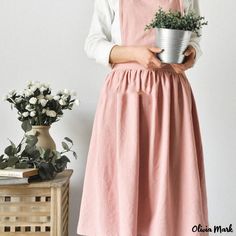 Olivia Mark - Pocketless Solid Cotton Art Apron for Coffee Shops, Flower Shops, Gardening, Art Studios, and Early Childhood Education Work Uniform. Tailor Studio, Poster Promotion, Art Apron, Craft Workshop, Cotton Art, Handmade Aprons, Retro Apron, An Apron, Cotton Apron