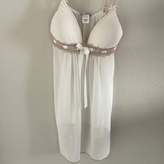 Sheer White Nightgown *Nwot Elegant Lace Trim Sleepwear For Vacation, White V-neck Nightgown For Vacation, Elegant V-neck Sleepwear For The Beach, Sheer Nightgown For Beach In Spring, Sheer Nightgown For Beach Spring Season, Spring Beach Sheer Nightgown, White V-neck Nightgown For Beach, Sheer Sleepwear For Spring Vacation, Elegant Beach Nightgown For Spring