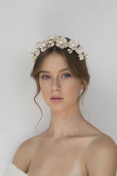 Formal Hairdos, Minimal Wedding Dress, Bride Crown, Diamond Hair, Elegant Wedding Hair, Floral Headpiece, Wedding Tiara, Bridal Crown, Bride Makeup