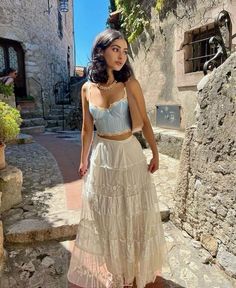 Mode Hippie, Earthy Outfits, Estilo Hippie, Europe Outfits, Looks Party, Skirt And Top, Winter Trends, White Skirt, Mode Inspo