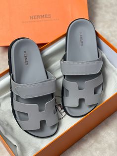 Aesthetic Blue Gray, Blue Gray Aesthetic, Hermes Aesthetic, Sandals Hermes, Vestidos Sport, Casual Leather Sandals, Classy Sandals