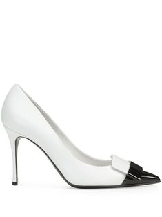 white/black calf leather two-tone design decorative plaque pointed toe branded leather insole mid heel Black And White Heels, White Pumps, White Heels, Sergio Rossi, Mid Heel, Leather Pumps, Pump Shoes, Calf Leather, Two Tone