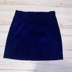 Zara Sapphire Blue Velvet Mini Skirt Back Closure Soft New W Tags / Never Worn Zara Blue Skirt, Velvet Blue Skirt, Blue Satin Skirt, Blue Velvet Skirt, Royal Blue Skirts, Billie Eillish, Blue Mini Skirt, Velvet Mini Skirt, Zara Skirts