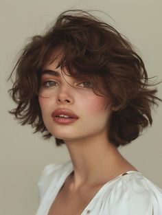 Best Haircuts for Wavy Hair: Trendy and Timeless Styles for All Lengths Short Haircuts For Women Wavy Hair, Haïr Cut For Wavy Hair, Medium Length Wavy Haircut, Best Haircuts For Wavy Hair, Posing Reference, Choppy Bobs, Chubby Face Haircuts, Flattering Haircuts, Asymmetrical Haircut