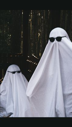 2 guys disguise as ghost in the wood. Skater Girl Outfits Grunge, Diy Halloween Costumes For Women, Wallpaper Wa