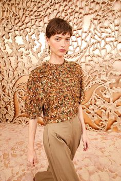 Visually stunning, our Carmella Blouse is made from crinkle chiffon that flickers with lurex dots woven into the fabric, bringing a gilded touch to the swirling, gold and brown paisley print beneath. This short-sleeve style has a round neckline and a relaxed fit that’s exquisitely tiered and ruffled throughout. It fastens with a center-back zipper.

 

Composition: 92% Silk, 8% Metallized Polyester Brown Paisley, Brown Silk, Silk Shorts, Knit Sweatshirt, Tiger's Eye, Heeled Loafers, Ulla Johnson, Swimwear Accessories, Trinidad And Tobago