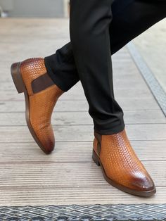 Bojo Staw Detailed Brown Leather Shoes | BOJONI Ballet Socks, Brown Chelsea Boots, Gentleman Shoes, Ankle Boots Men, Best Shoes For Men, Brown Leather Shoes, Genuine Leather Boots, Shoe Horn, Shoe Design