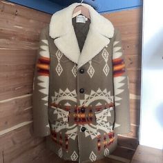 Pendleton (Vintage high grade western wear jacket) 🐎 🤠  | eBay Cowgirl Look, Fierce Fashion, Pendleton Jacket, Western Look, Gift For A Friend, Its Cold Outside, Vintage Western, Men's Apparel, It's Cold