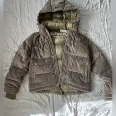 Nwt Aritzia Super Puff Shorty Corduroy Jacket In Silvery Gray Color. Super Cute Cropped Puffer With Legit Hood. Size Xs. Aritzia Super Puff High Gloss, Mega Puff Aritzia, Aritzia Super Puff Shorty, Super Puff Aritzia, Aritzia Puffer, Super Puff Shorty, Coats 2024, Jacket Aritzia, Aritzia Super Puff