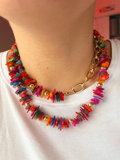 Stones gold beaded necklace Colorful Necklace Outfit, Necklace Designs Beads, Handmade Necklaces Beads, Necklaces Beads, Anthropologie Necklace, Funky Necklace, Gold Beaded Necklace, Necklace Outfit, Friendship Bracelets Designs