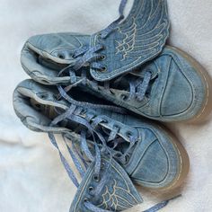 Brand New (Not In Box) Color: Blue Denim Size In Male: 7.5 Adidas Jeremy Scott Wings, Jeremy Scott Adidas, Adidas Boots, Scene Boys, Wing Shoes, Metallic Shoes, Adidas Blue, Jeremy Scott, Boy Shoes