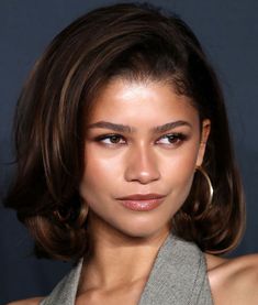 Zendaya Hair Color Brown, Zendaya Hair Short, Zendaya Short Hair, Hairstyles Zendaya, 90s Supermodel Hair, Zendaya Red Hair, Caramel Bob, Natural Hair Bob Cut, 1990s Hair