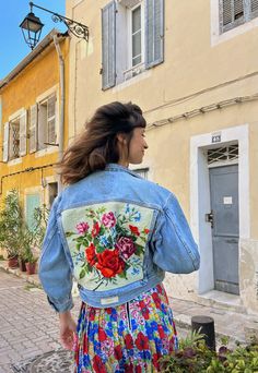 To be treasured, worn to a festival or everyday... Frankie. reworks vintage denim jacket with French tapestries into wearable soft cotton denim jackets. With a feature patch on the back and a cute single patch on the pocket. Each piece is completely one of a kind, sustainable and handmade in my studio in Marseille, giving a second life to fabrics with a background story. All denim is purchased vintage in U.K, France or Italy and tapestries are sourced in France in Antique markets. Vintage Lee Cooper upcycled denim jacket 100% cotton, 90's shape Stunning vintage needlepoint from the 70's Size S/M, cropped, no side pockets, U.K8-10 depending on desired fit. Unisex From top to bottom: 48cm / From armpit to armpit: 49cm / Sleeves: 46cm Made in France. Wash garment inside out Only wash your gar Vintage Patchwork Denim Jacket For Festivals, Hippie Patchwork Denim Jacket For Spring, Spring Hippie Patchwork Denim Jacket, Vintage Embroidered Denim Jacket For Spring, Vintage Cotton Denim Jacket For Festival, Vintage Denim Jacket With Floral Embroidery, Bohemian Denim Jacket With Patches For Spring, Bohemian Denim Jacket With Floral Embroidery For Summer, Spring Bohemian Denim Jacket With Patches