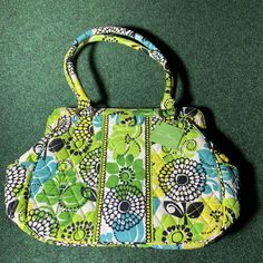 Vera Bradley Frame Bag Lime's Up Large Purse NWT Floral Bag Tote Pockets. Purse Frame, Large Purse, Vera Bradley Purses, Floral Bags, Frame Bag, Cute Bags, Vera Bradley Backpack, Vera Bradley, Bags Handbags