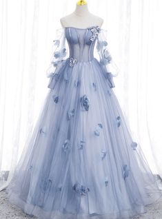 Blue Tulle Long Sleeve Flower Prom Dress Robes Quinceanera, Blue Tulle Prom Dress, Gaun Abad Pertengahan, Blue Wedding Dress, Dress With Flowers, Gaun Fashion, Junior Prom Dresses, Long Sleeve Prom, Long Sleeve Dress Formal