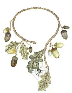 Oak Leaf Necklace, Chopard Jewelry, Acorn Necklace, Jewellery Sketches, Leaf Jewelry, Oak Leaf, A Necklace, Leaf Necklace, High Jewelry