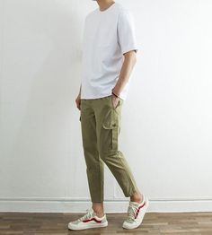 Minimal Casual Outfit, Kpop Fashion Men, Big Men Fashion, Mens Summer Outfits, Men Fashion Casual Shirts, Stylish Men Casual